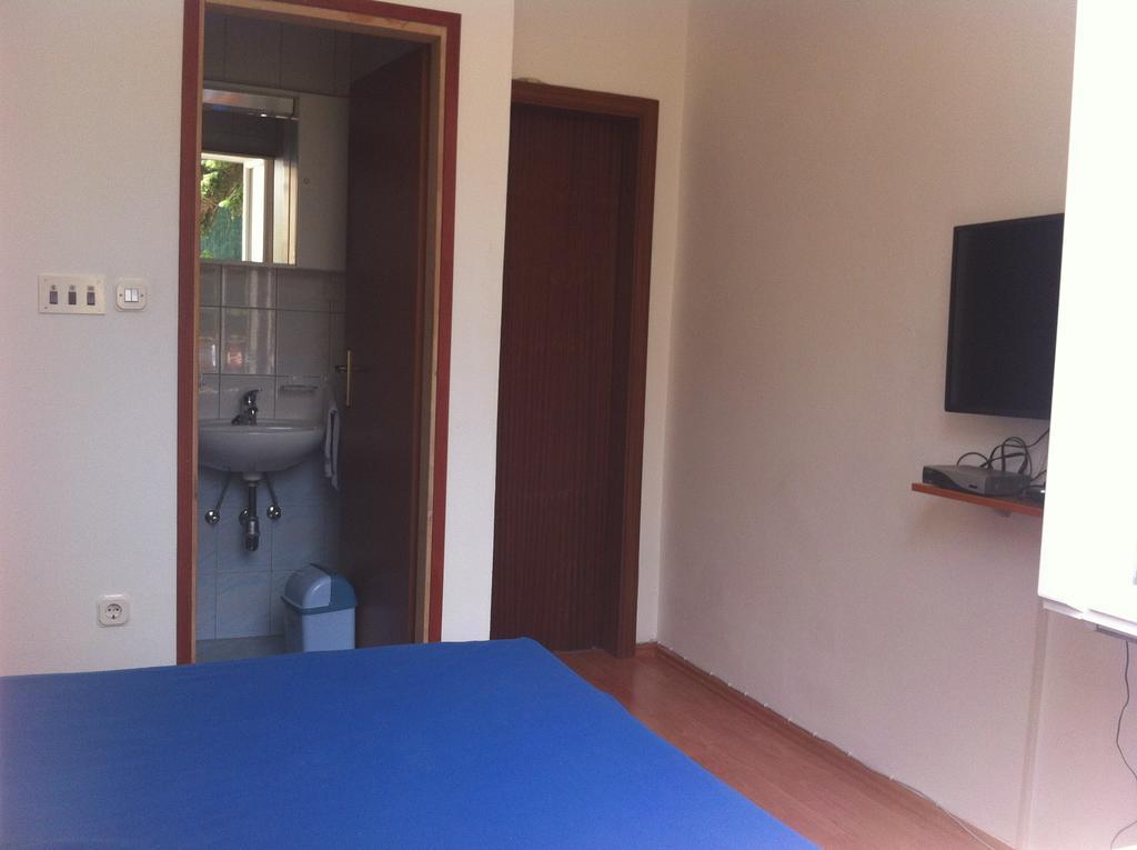 Guest House Slavica Pula Buitenkant foto